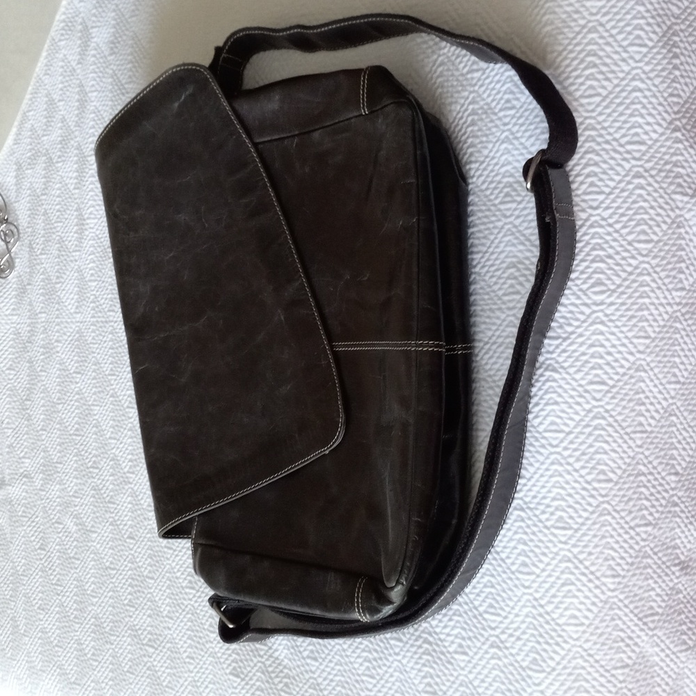 All leather computer/messenger bag in black.